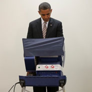 Obama vota en una máquina Smartmatic